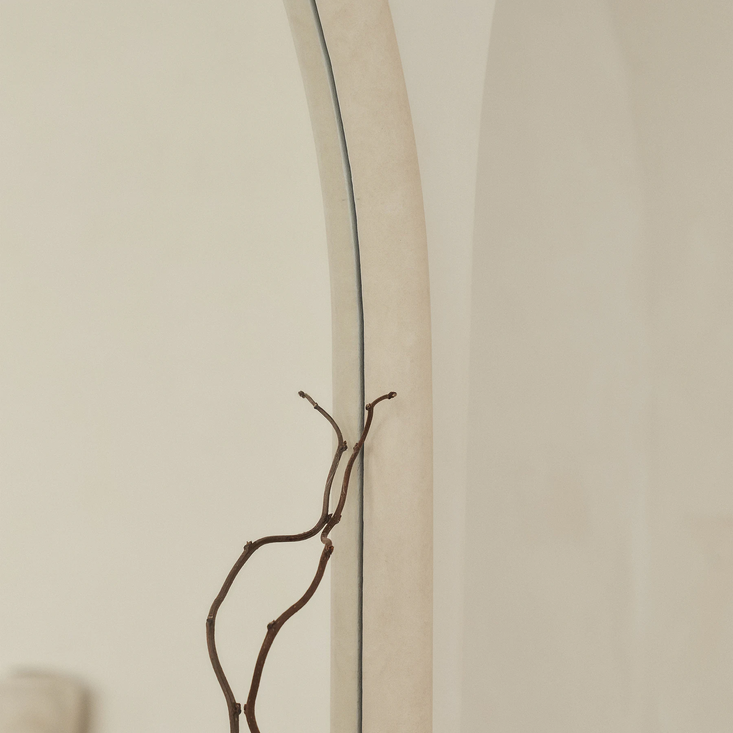 Stunning Oversized Full-Length Mirror with Elegant Curved Concrete Frame – 190 x 100 cm (Limited Time Clearance Sale!)